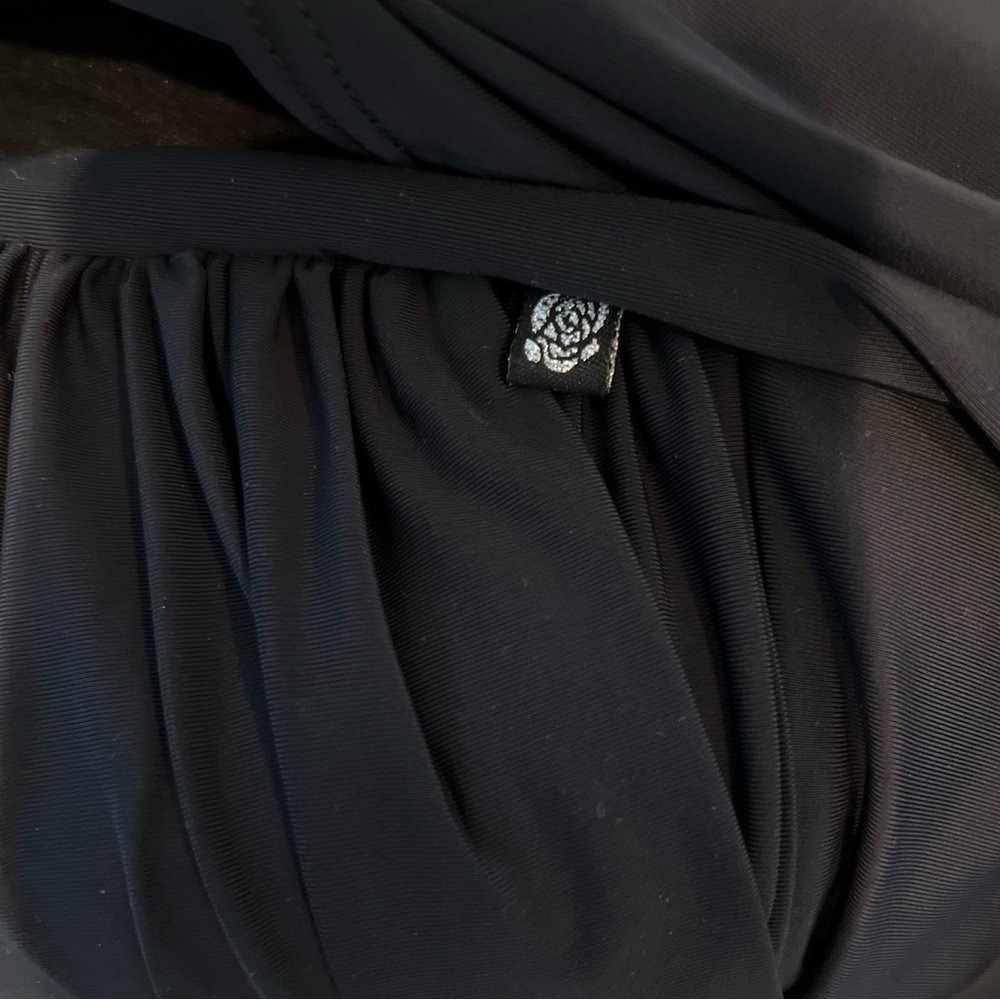 2/ $20 La Vie En Rose Aqua - Picture 2 of 5